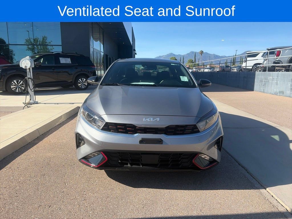 Used 2023 Kia Forte GT-Line w/ GT-Line Premium Package FWD image 2