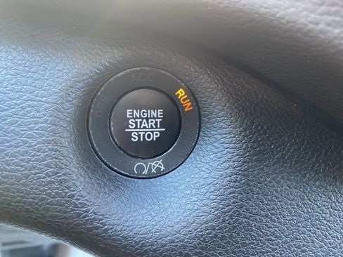 Certified 2020 Jeep Cherokee Latitude Lux w/ Quick Order Package 26H Lux image 29