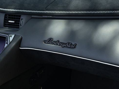 Used 2020 Lamborghini Aventador SVJ AWD/4WD image 82