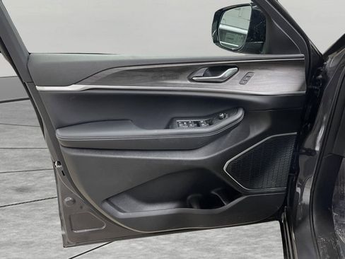 New 2026 Jeep Grand Cherokee L Limited image 15