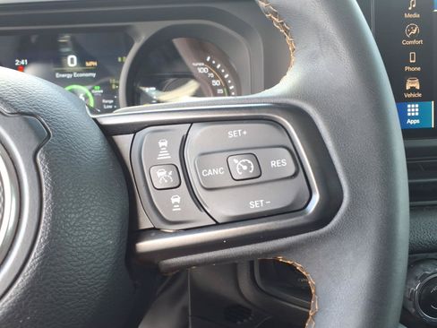 Used 2024 Jeep Wrangler Unlimited AWD/4WD image 24