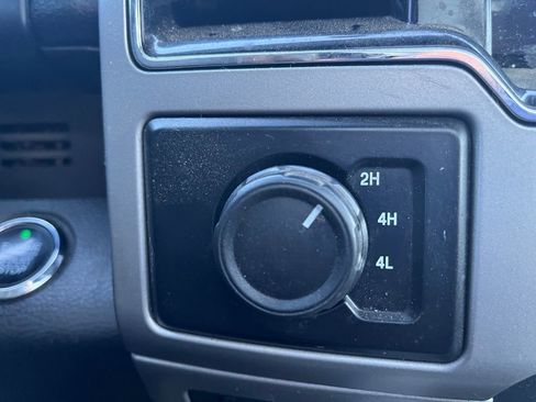 Used 2022 Ford F350 Lariat w/ Lariat Ultimate Package AWD/4WD image 19