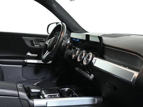 Used 2022 Mercedes-Benz GLB 250 4MATIC image 34