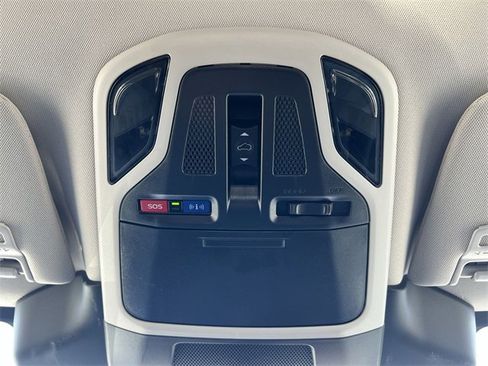 Certified 2025 Subaru Outback Limited image 29