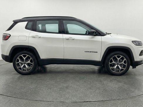 Used 2025 Jeep Compass Limited AWD/4WD image 11