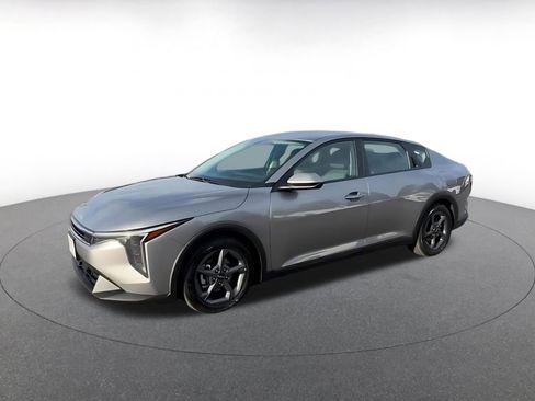 Used 2025 Kia K4 LXS image 8