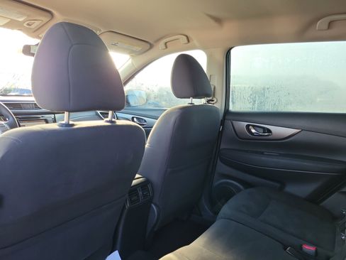 Used 2016 Nissan Rogue SV w/ SV Premium Package image 15