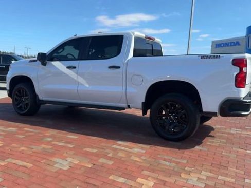 Used 2025 Chevrolet Silverado 1500 LT Trail Boss w/ Convenience Package II AWD/4WD image 8