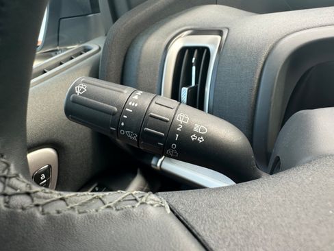 Used 2025 Ford Expedition Active AWD/4WD image 29