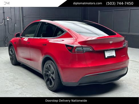 Used 2021 Tesla Model Y Long Range image 4