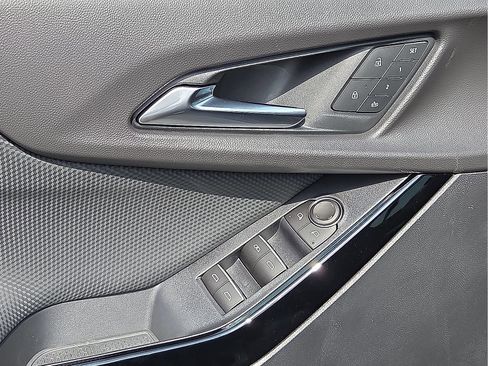 New 2026 Chevrolet Equinox RS w/ Convenience Package III FWD image 13