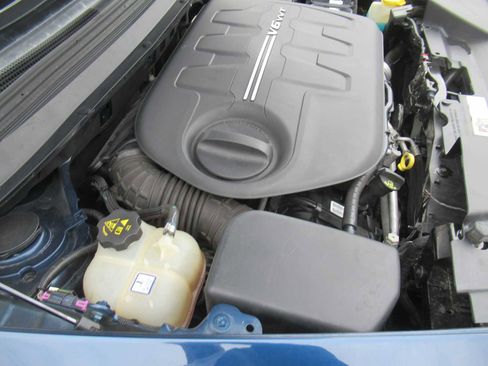 Used 2018 Jeep Cherokee Latitude Plus image 13