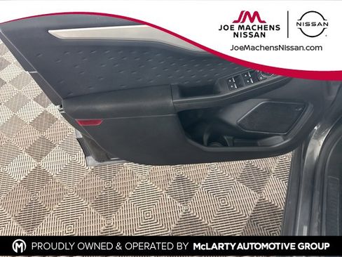 Used 2020 Ford Escape SE image 18