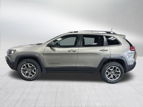 Used 2020 Jeep Cherokee Trailhawk w/ Cold Weather Group AWD/4WD image 4