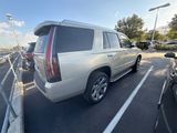 Used 2016 Cadillac Escalade Luxury image 3