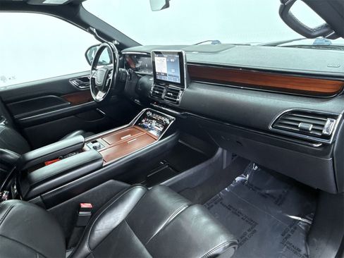 Used 2021 Lincoln Navigator L Reserve image 15