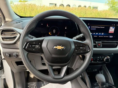 Used 2024 Chevrolet TrailBlazer LT w/ Driver Confidence Package image 41