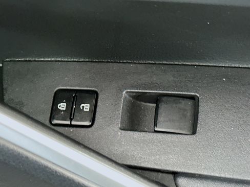 Used 2023 Toyota Corolla Cross LE image 29