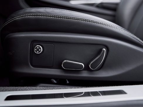 Used 2022 Bentley Continental GT image 32