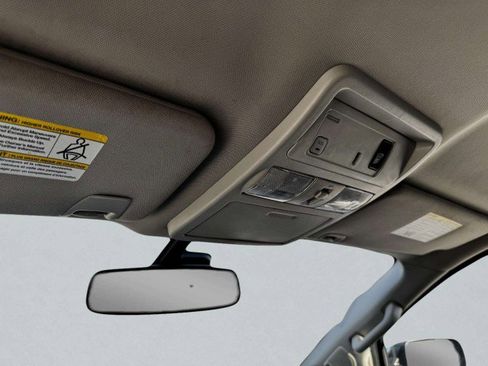 Used 2017 Nissan Titan SL image 34