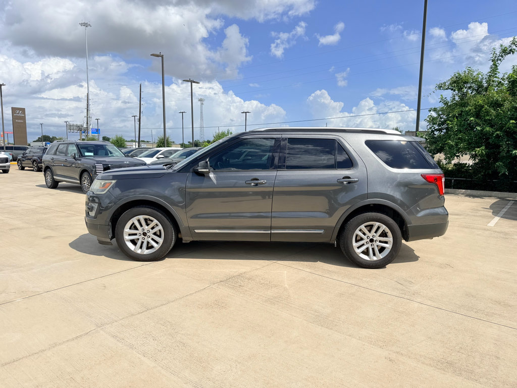 Used 2016 Ford Explorer XLT w/ Equipment Group 202A FWD image 34