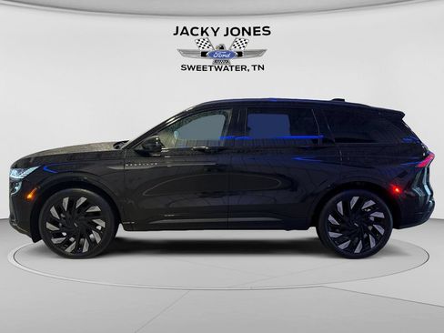 Used 2024 Lincoln Nautilus Reserve w/ Jet Appearance Package (87T) AWD/4WD image 2