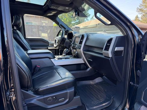 Used 2017 Ford F150 Lariat w/ Equipment Group 502A Luxury AWD/4WD image 13