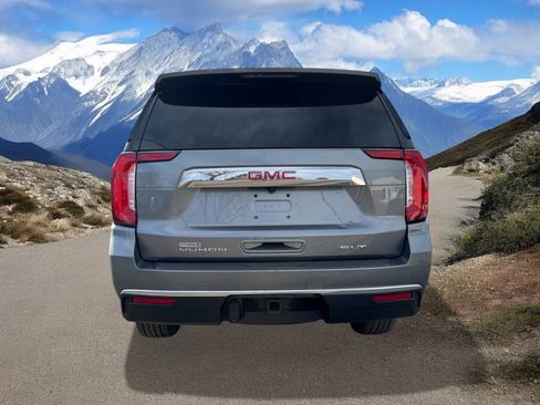 Used 2021 GMC Yukon SLT w/ SLT Luxury Plus Package image 4