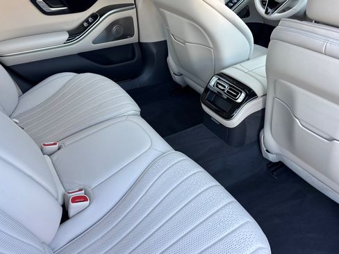 Used 2023 Mercedes-Benz S 500 4MATIC image 33