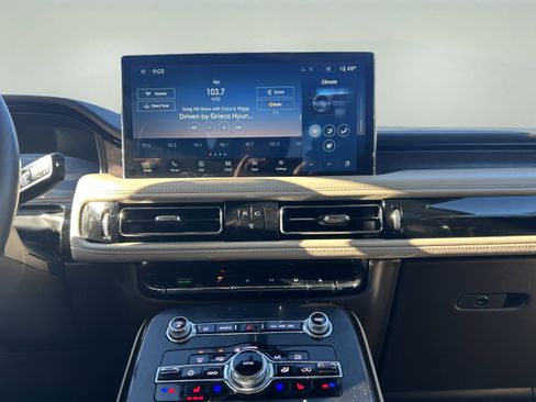 Certified 2021 Lincoln Nautilus Reserve image 13