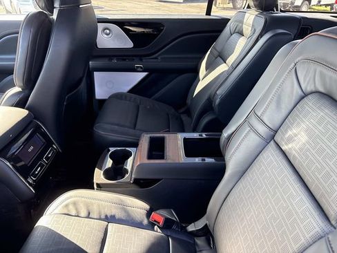New 2026 Lincoln Aviator Black Label w/ Jet Appearance Package AWD/4WD image 18