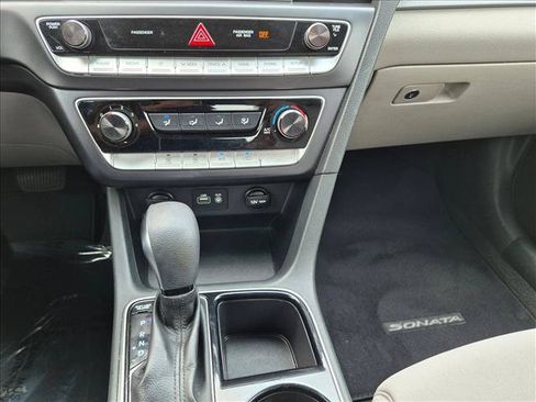 Used 2019 Hyundai Sonata SE FWD image 13