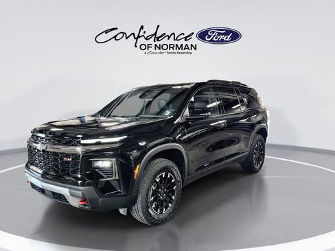 Used 2025 Chevrolet Traverse Z71 w/ Driver Confidence Package image 4