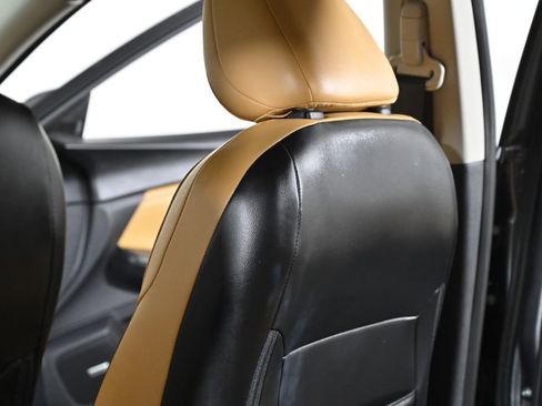 Used 2024 Nissan Sentra SV w/ SV Premium Package image 28