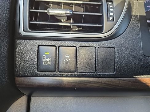 Used 2015 Toyota Camry XLE image 21