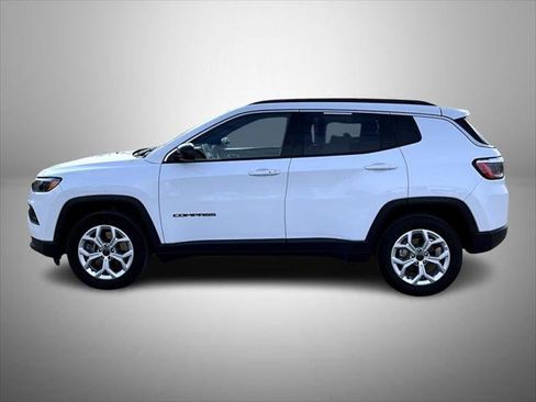 Certified 2025 Jeep Compass Latitude AWD/4WD image 8