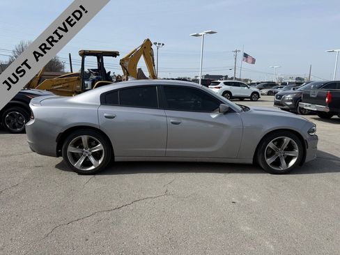 Used 2018 Dodge Charger R/T image 4