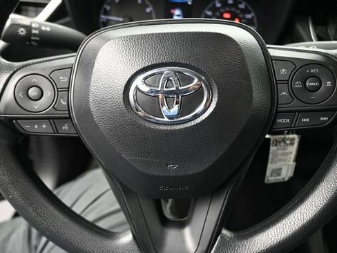 Used 2025 Toyota Corolla LE FWD image 11