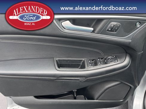 Used 2024 Ford Edge Titanium image 9