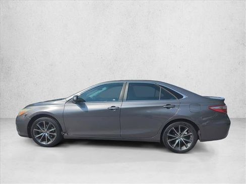 Used 2017 Toyota Camry XSE w/ Moonroof Package FWD image 7
