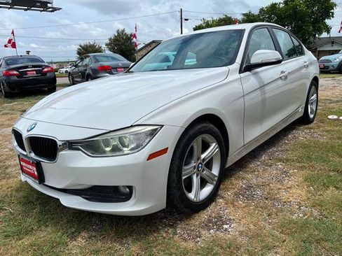 Used 2014 BMW 320i Sedan RWD image 4