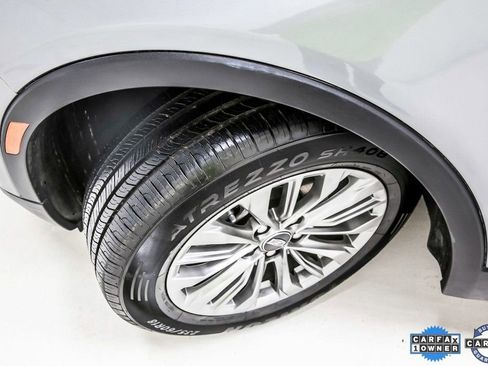 Used 2024 Cadillac XT4 Premium Luxury image 11