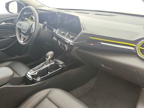 Used 2024 Chevrolet Trax ACTIV w/ Driver Confidence Package image 30