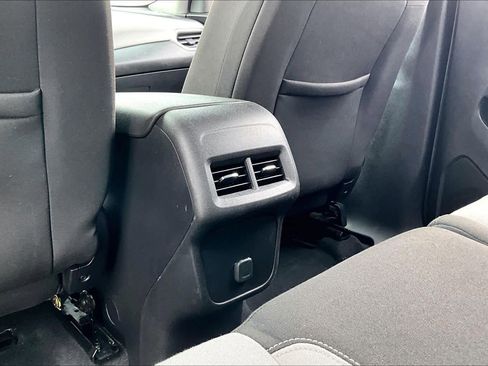 Used 2018 Chevrolet Equinox LS FWD image 34