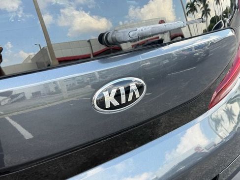 Used 2020 Kia Soul LX FWD image 16