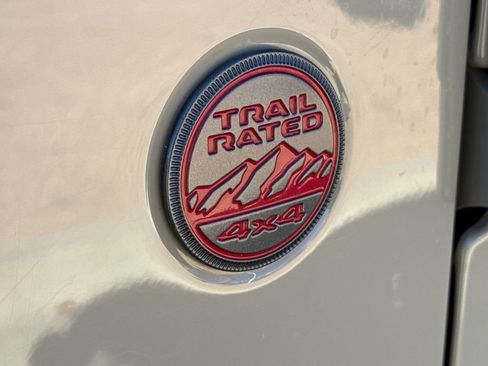 Used 2022 Jeep Gladiator Rubicon AWD/4WD image 6