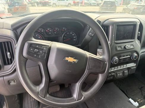 Used 2023 Chevrolet Silverado 1500 Custom AWD/4WD image 10