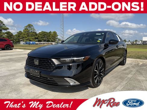 Used 2025 Honda Accord Touring image 1