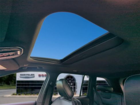 Used 2023 Jeep Grand Cherokee Altitude AWD/4WD image 25