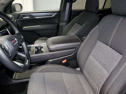 Used 2025 GMC Acadia Elevation AWD/4WD image 25